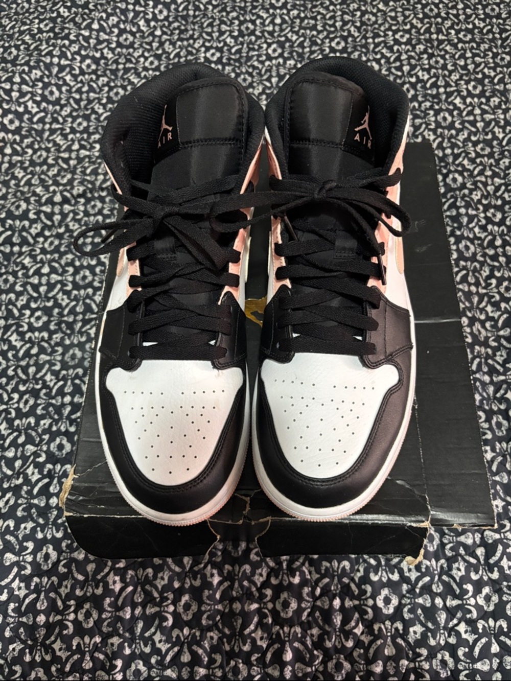 Gently used  Nike Air Jordan 1 arctic orange